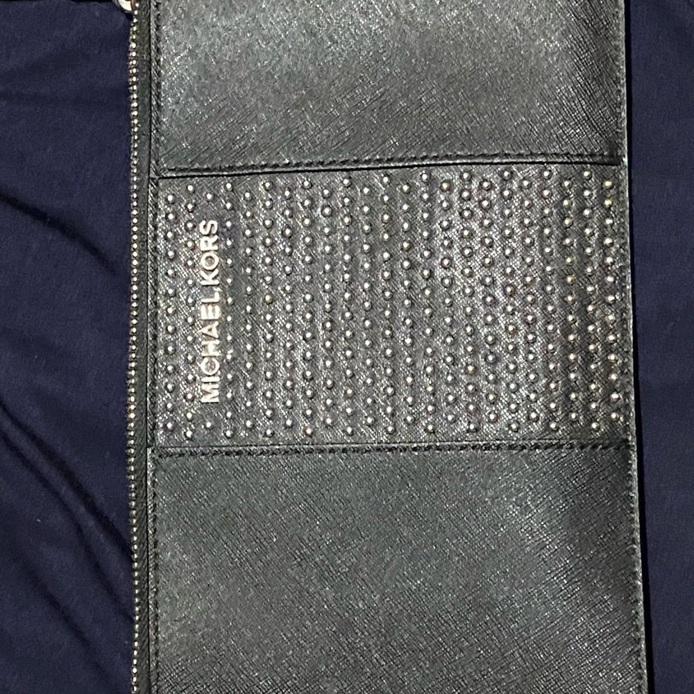 Large wristlet